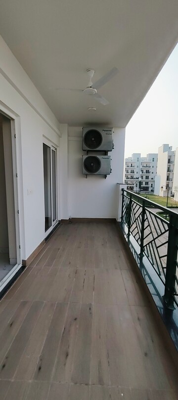 2.5 BHK Builder Floor For Rent in Central Park 3 Flower Valley, Sohna Sector 33