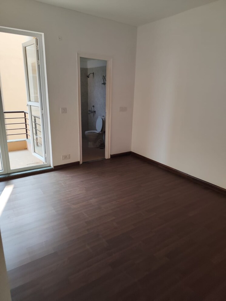 Room, bptp-park-towers 4 Bedroom 278 Sq.Yd. Apartment In Sector 77 Faridabad 8329887