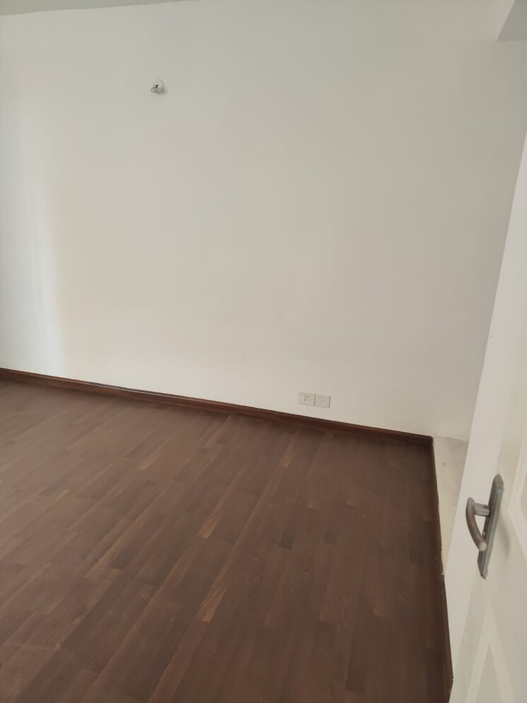 Room, bptp-park-towers 4 Bedroom 278 Sq.Yd. Apartment In Sector 77 Faridabad 8329887