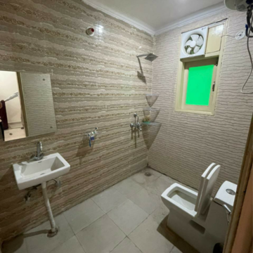 Bathroom in 1 RK Builder Floor at Sector 46 – for Rent