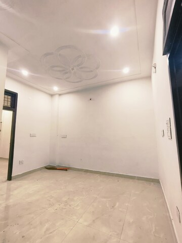 Room in 2 BHK Builder Floor at Dwarka Mor – for Rent