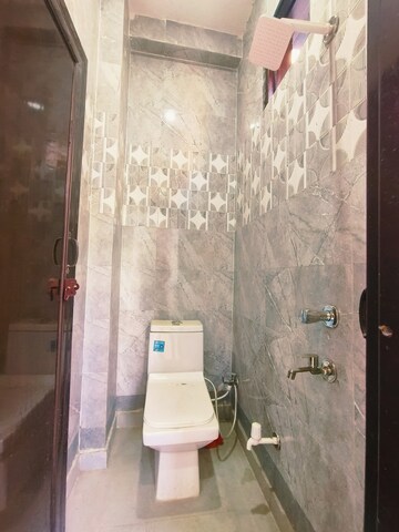 Bathroom in 2 BHK Builder Floor at Dwarka Mor – for Rent