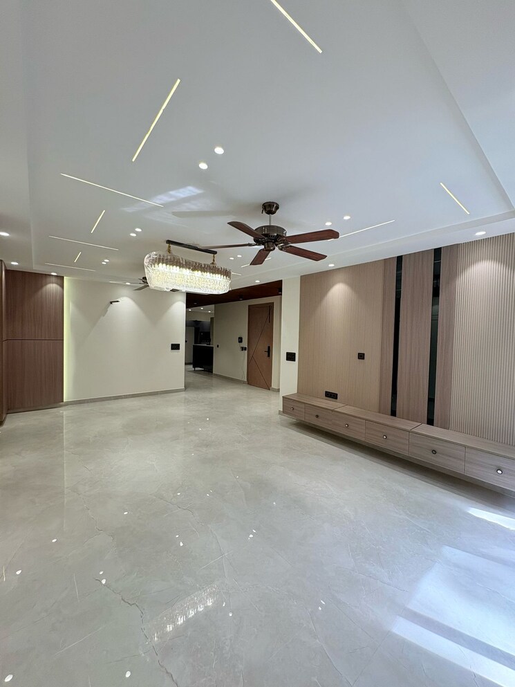 Room, uppal-southend 4 Bedroom 250 Sq.Yd. Builder Floor In Sector 49 Gurgaon 8330001