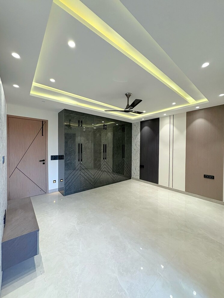 Room, uppal-southend 4 Bedroom 250 Sq.Yd. Builder Floor In Sector 49 Gurgaon 8330001