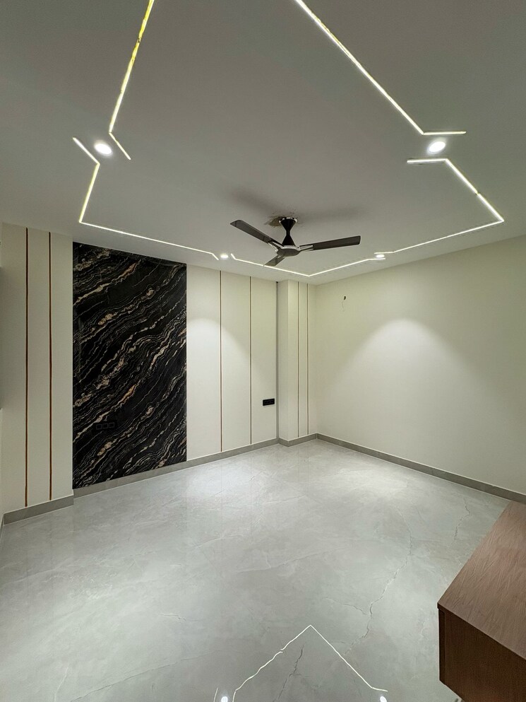 Room, uppal-southend 4 Bedroom 250 Sq.Yd. Builder Floor In Sector 49 Gurgaon 8330001