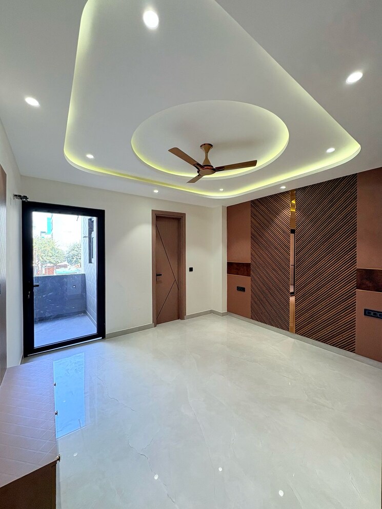 Room, uppal-southend 4 Bedroom 250 Sq.Yd. Builder Floor In Sector 49 Gurgaon 8330001