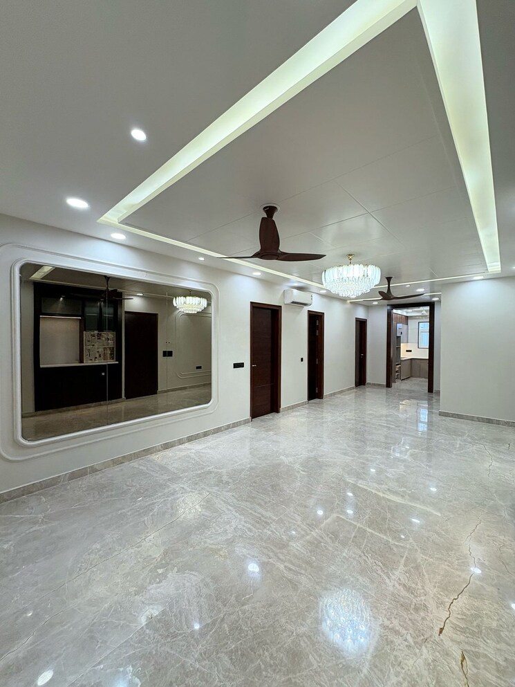 Room, uppal-southend 4 Bedroom 250 Sq.Yd. Builder Floor In Sector 49 Gurgaon 8330001