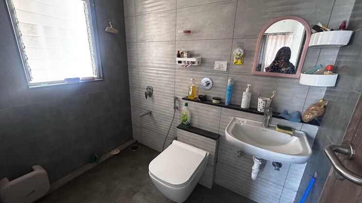 Bathroom, paranjape-trident-towers 2 Bedroom 731 Sq.Ft. Apartment In Wakad Pune 8330035