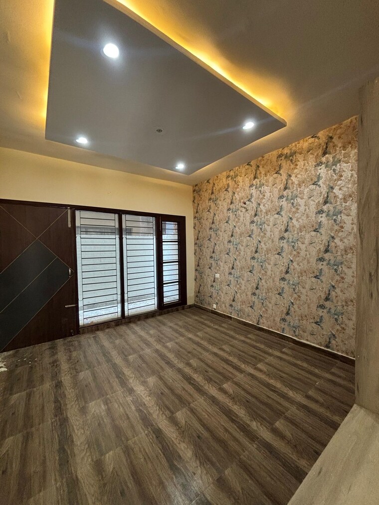 Room, sector 117 3 Bedroom 111 Sq.Yd. Independent House In Sector 117 Mohali 8330070