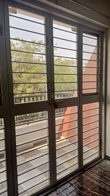 Room in 2.5 BHK Villa at Makhmalabad – for Rent