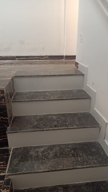 Furnished Amenities in 2.5 BHK Villa at Makhmalabad – for Rent