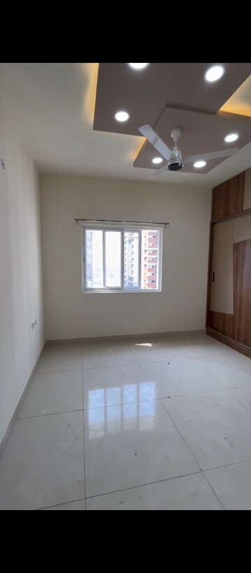 Room in 3 BHK Apartment at Prestige Tranquil, Kokapet – for Rent