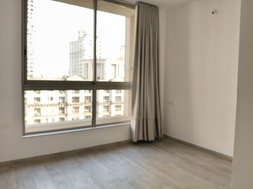 Room in 2.5 BHK Apartment at Hiranandani Eagleridge Wing B, Ghodbunder Road – for Rent