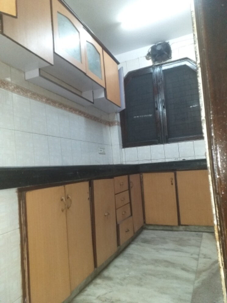 Kitchen, old rajinder nagar 1.5 Bedroom 750 Sq.Ft. Builder Floor In Old Rajinder Nagar Delhi 8330206