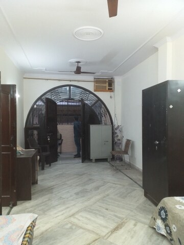 Living Room in 1.5 BHK Builder Floor at Old Rajinder Nagar – for Rent