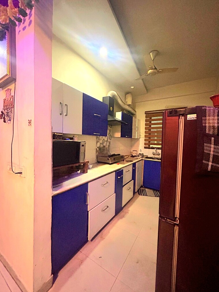 Kitchen, peer mucchalla 3 Bedroom 130 Sq.Yd. Builder Floor In Peer Mucchalla Zirakpur 8330211