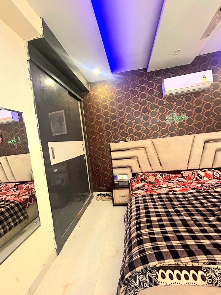 Bedroom, peer mucchalla 3 Bedroom 130 Sq.Yd. Builder Floor In Peer Mucchalla Zirakpur 8330211