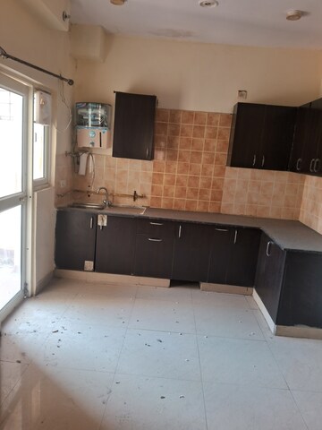 Furnished Amenities in 3 BHK Apartment at Aims Golf City, Sector 75 – for Sale