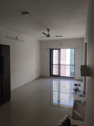 Room in 2 BHK Apartment at Kanakia Spaces Sevens, Andheri East – for Rent