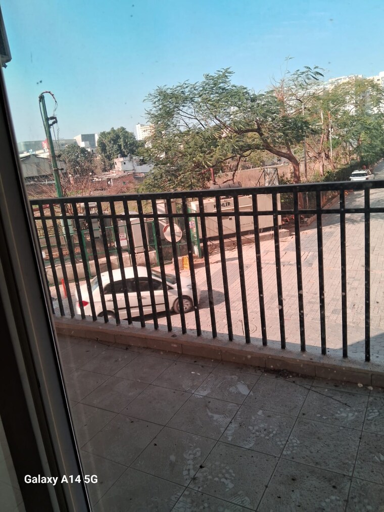 Balcony, motiaz-royal-citi 3 Bedroom 1918 Sq.Ft. Apartment In Ambala Highway Zirakpur 8330260