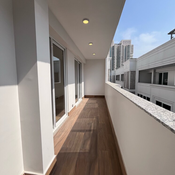 Balcony, dlf-city-phase-v 3.5 Bedroom 1754 Sq.Ft. Builder Floor In Sector 53 Gurgaon 8330285