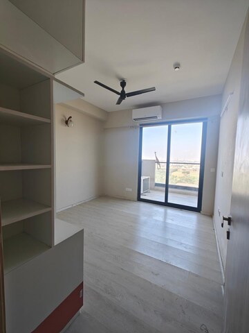 Room in 2 BHK Apartment at M3M Skywalk, Sector 74 – for Rent