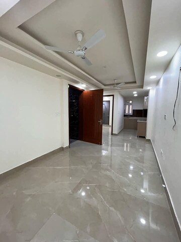 Room in 2 BHK Apartment at Saket – for Rent