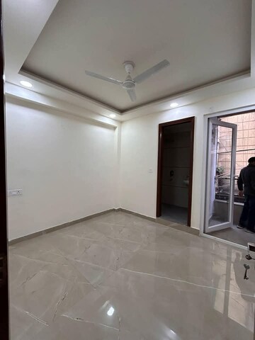 Room in 2 BHK Apartment at Saket – for Rent