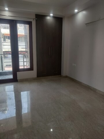 Room in 3 BHK Builder Floor at Safdarjang Enclave – for Sale