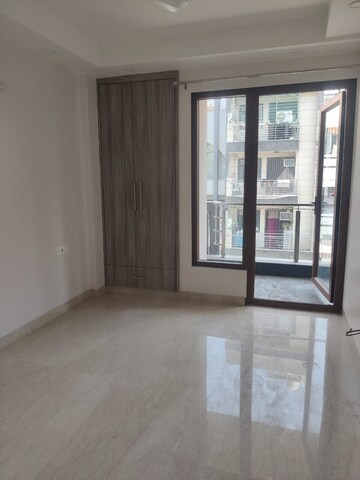 Room in 3 BHK Builder Floor at Safdarjang Enclave – for Sale