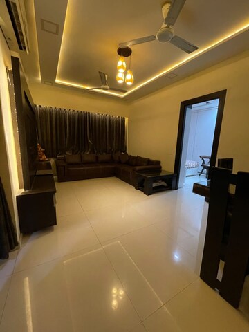 Master Bedroom in 2 BHK Apartment at Lalani Grandeur, Goregaon East – for Rent