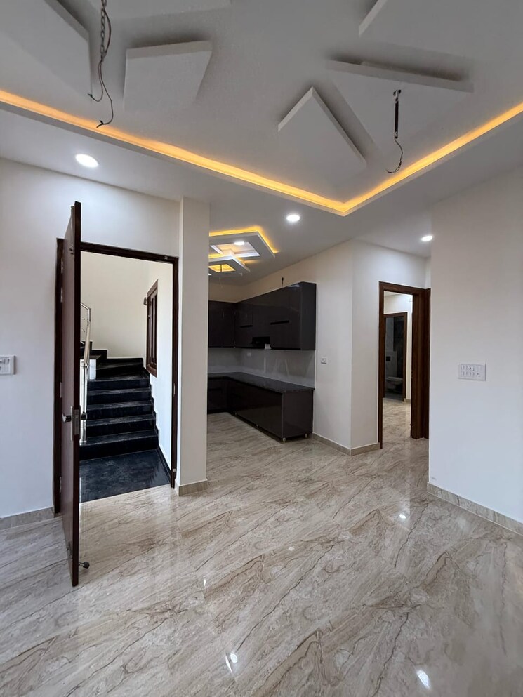 Room, sai-city 2 Bedroom 1600 Sq.Ft. Villa In Iim Road Lucknow 8330331