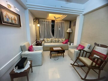 Living Room in 2 BHK Apartment at Vile Parle West – for Rent