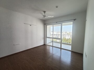 Room in 3 BHK Apartment at Prestige Misty Waters, Hebbal – for Rent
