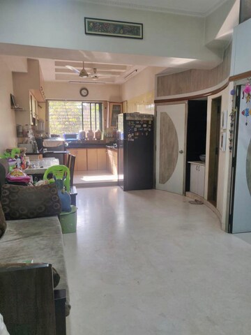 2 BHK Apartment For Rent in Vile Parle West