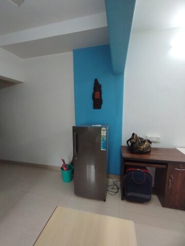 Furnished Amenities in 2 BHK Apartment at Vile Parle West – for Rent