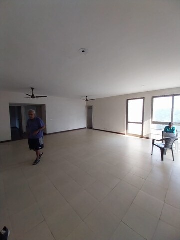 Room in 4 BHK Apartment at Assotech Springfields, Zeta I Greater Noida – for Sale
