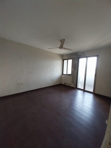 Room in 4 BHK Apartment at Assotech Springfields, Zeta I Greater Noida – for Sale