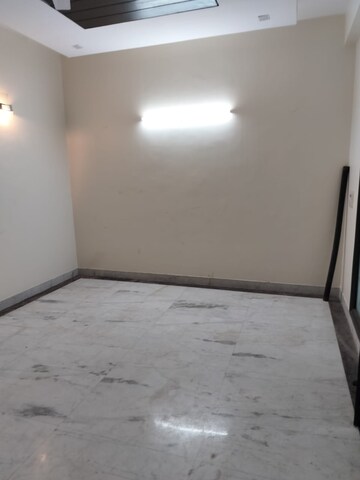 Room in 3.5 BHK Independent House at Gardenia Glory, Sector 46 – for Rent