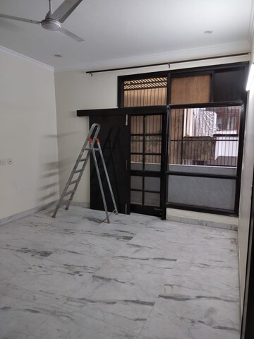 Room in 3.5 BHK Independent House at Gardenia Glory, Sector 46 – for Rent