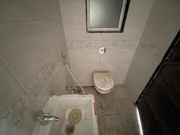 Bathroom, metro-nakshatra 4 Bedroom 1259 Sq.Ft. Apartment In Chembur Mumbai 8330486