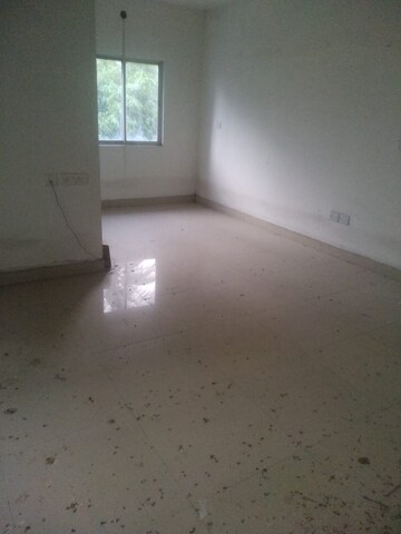 Room in 3 BHK Apartment at Godrej Prakriti, Bt Road – for Sale