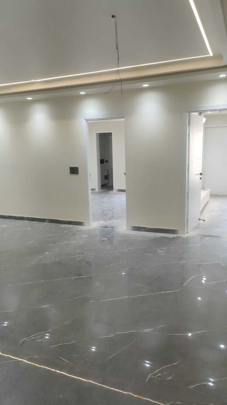 Room, sector 43 3 Bedroom 2200 Sq.Ft. Builder Floor In Sector 43 Faridabad 8330518