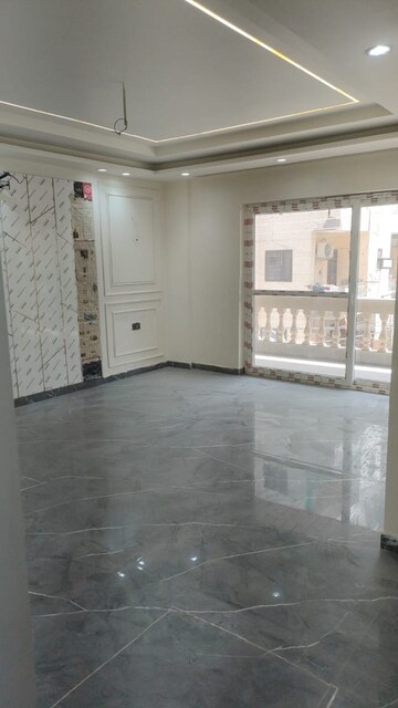 Room in 3 BHK Builder Floor at Sector 43 – for Sale