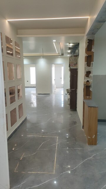 Building Lobby in 3 BHK Builder Floor at Sector 43 – for Sale