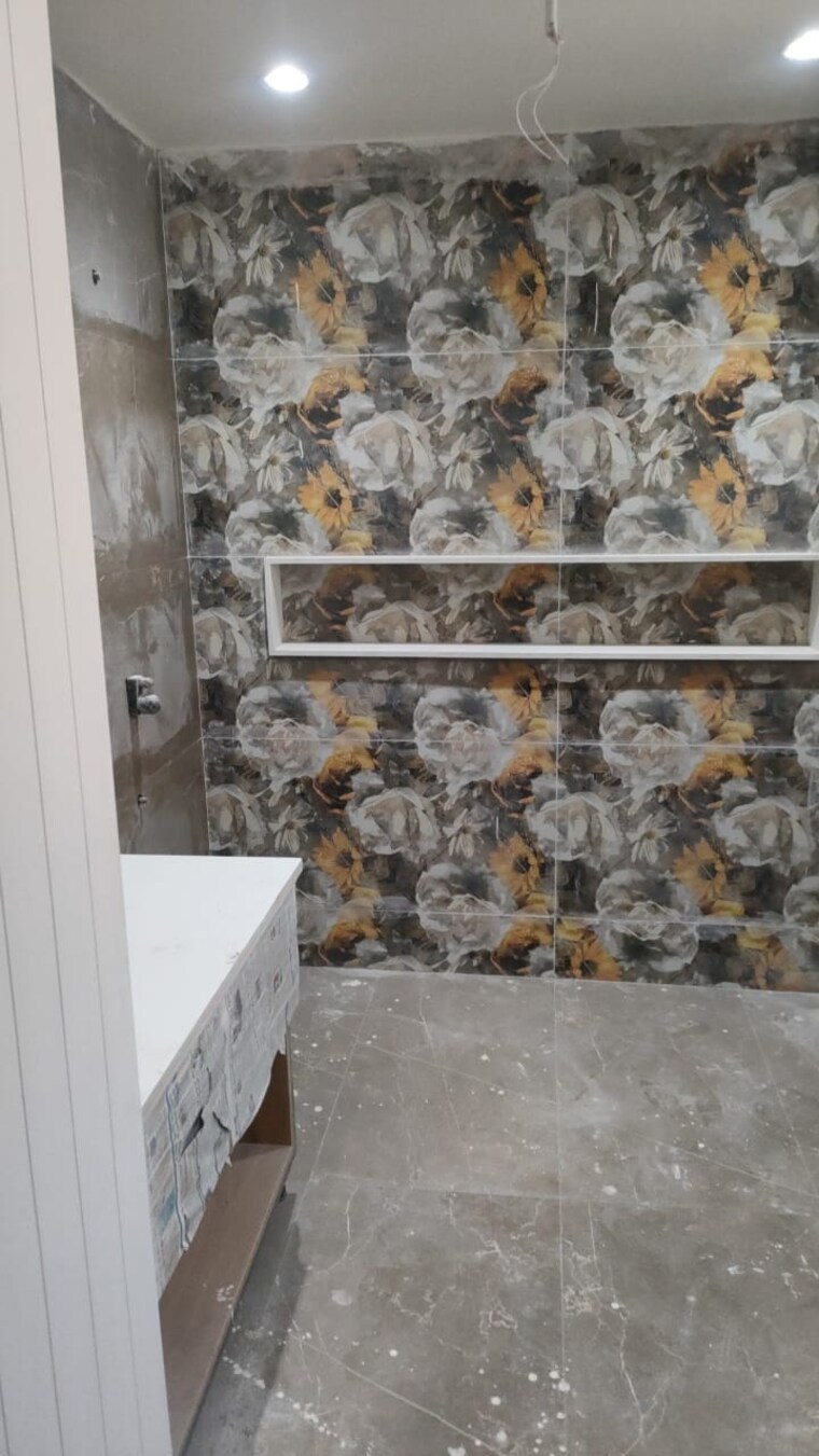 Bathroom, sector 43 3 Bedroom 2200 Sq.Ft. Builder Floor In Sector 43 Faridabad 8330518