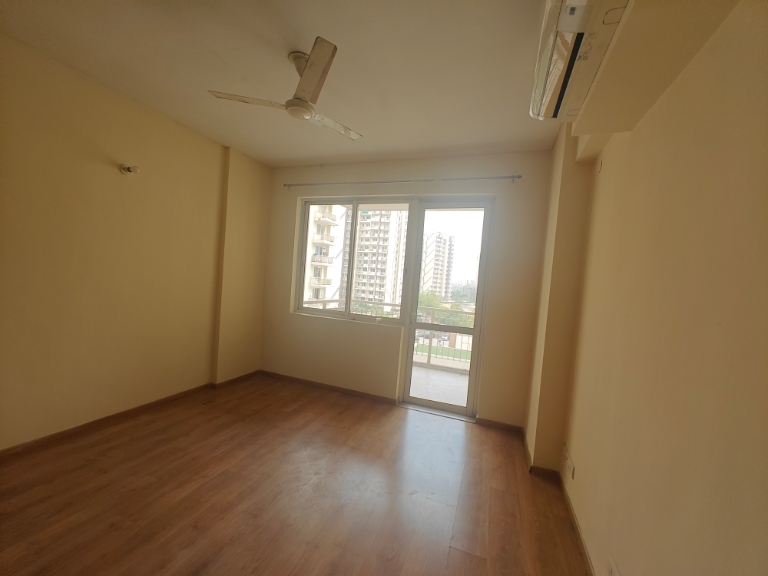3 BHK + Servant Room Apartment For Sale in M3M Woodshire