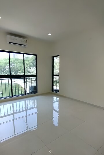 Room in 3 BHK Apartment at One Meraki, Chembur – for Rent