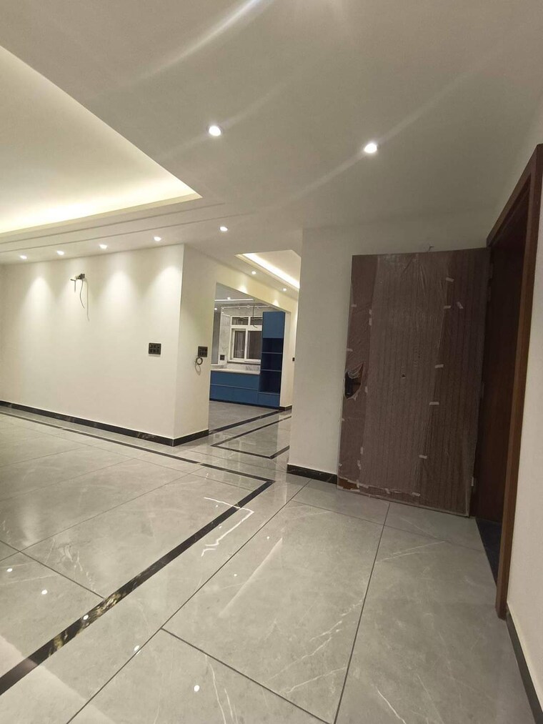 undefined, sector 43 4 Bedroom 290 Sq.Yd. Builder Floor In Sector 43 Faridabad 8330574