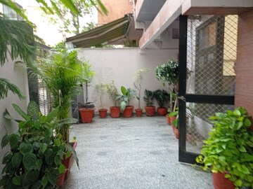 1 RK Builder Floor – Exterior View View at Safdarjang Enclave - for Rent